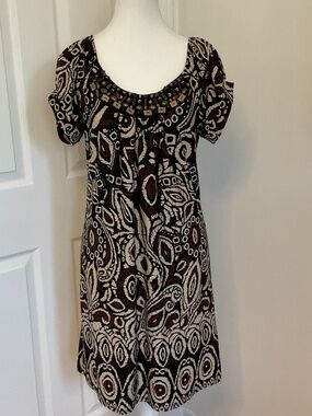 ⭐️Jessica embellished short-sleeve dress in earth tones - size 6